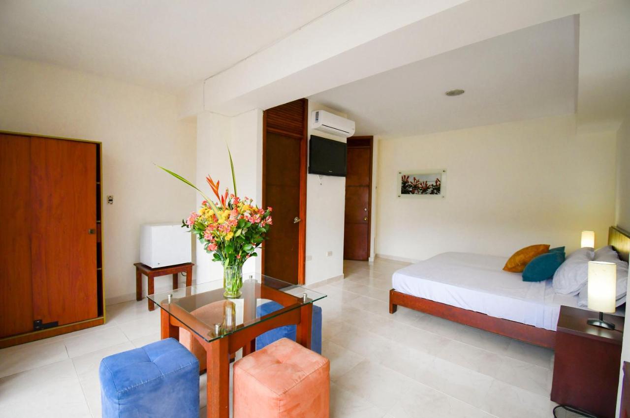 Hotel Monarca Armenia Exterior foto