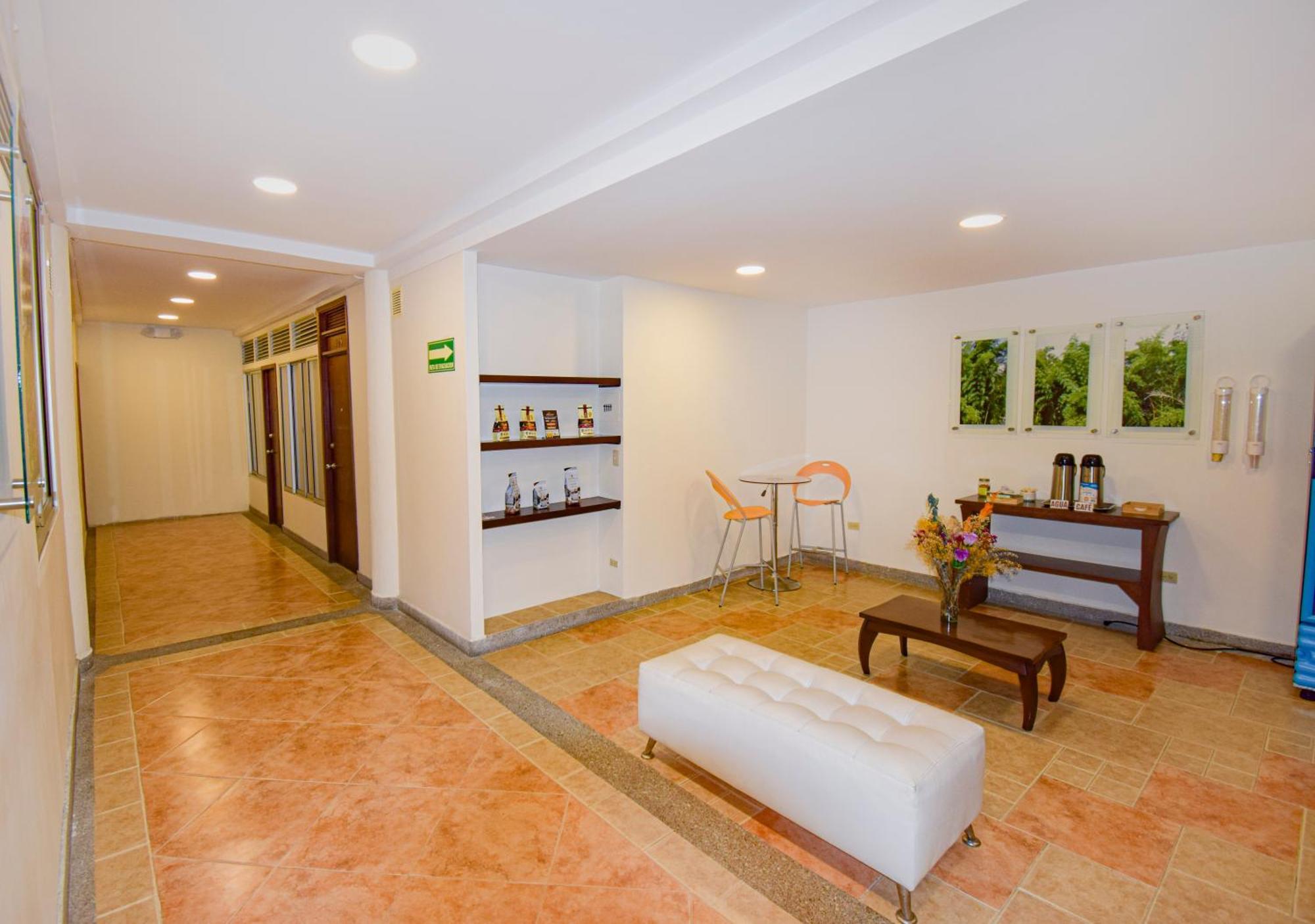 Hotel Monarca Armenia Exterior foto
