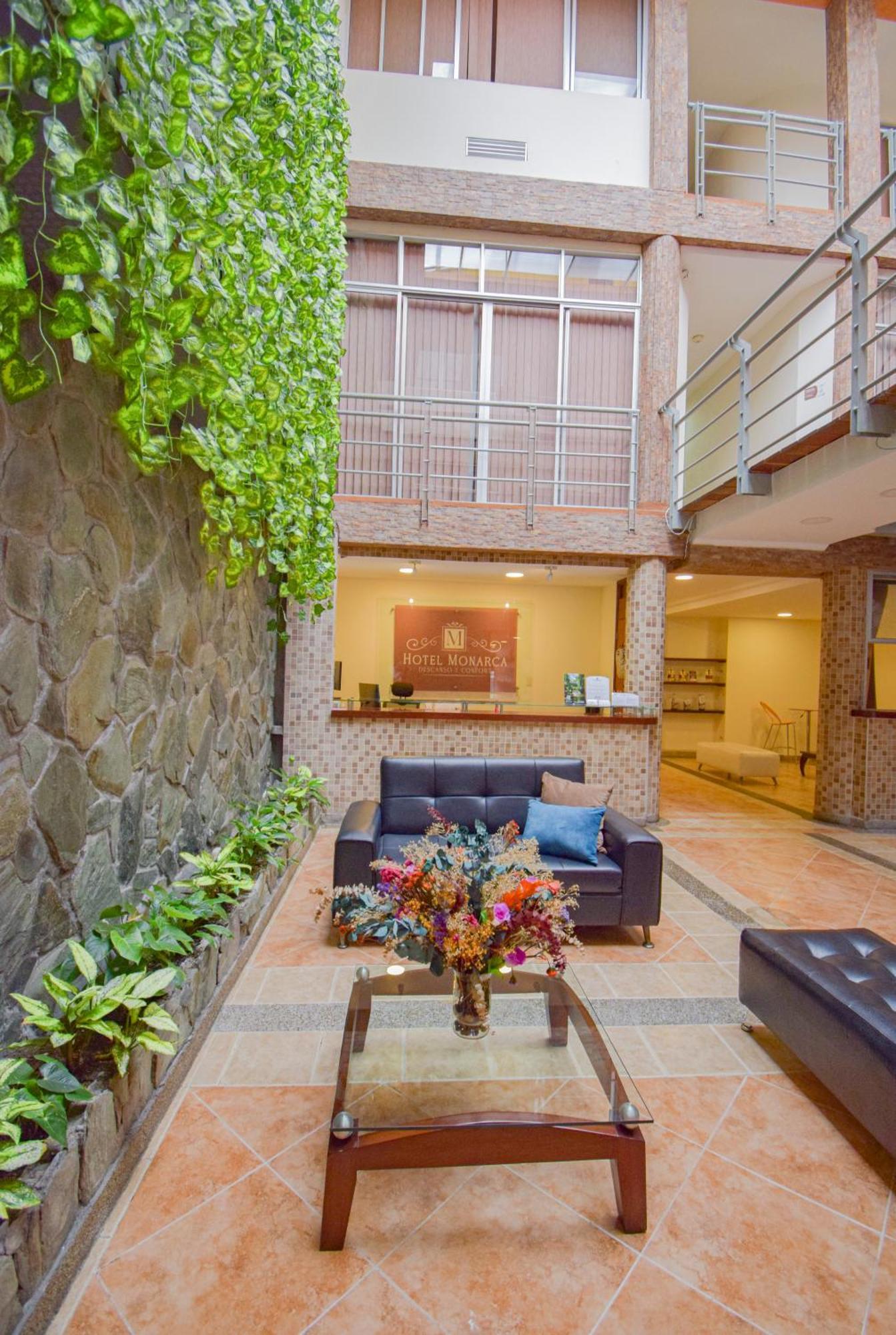 Hotel Monarca Armenia Exterior foto